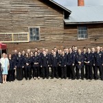 Die 36-köpfige Reisegruppe aus Ohe vor dem alten Sägewerk